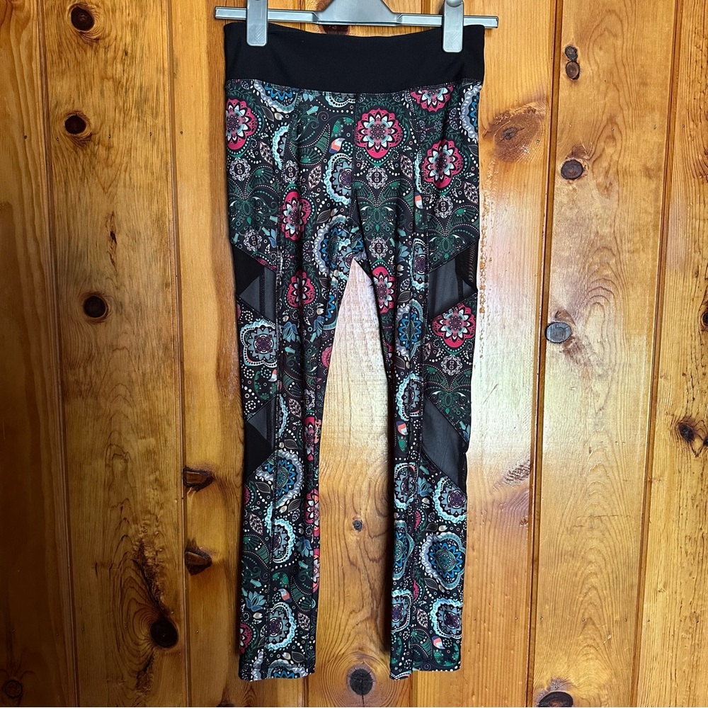 VOGO Athletica Black and Red Leggings with Artistic Design